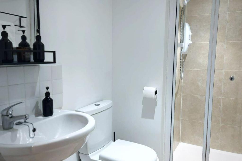 Stylish Apartment In City Centre With Parking Preston  Eksteriør billede